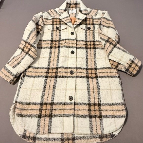 Old Navy Wool Shacket - Cream Plaid - Picture 5 of 16